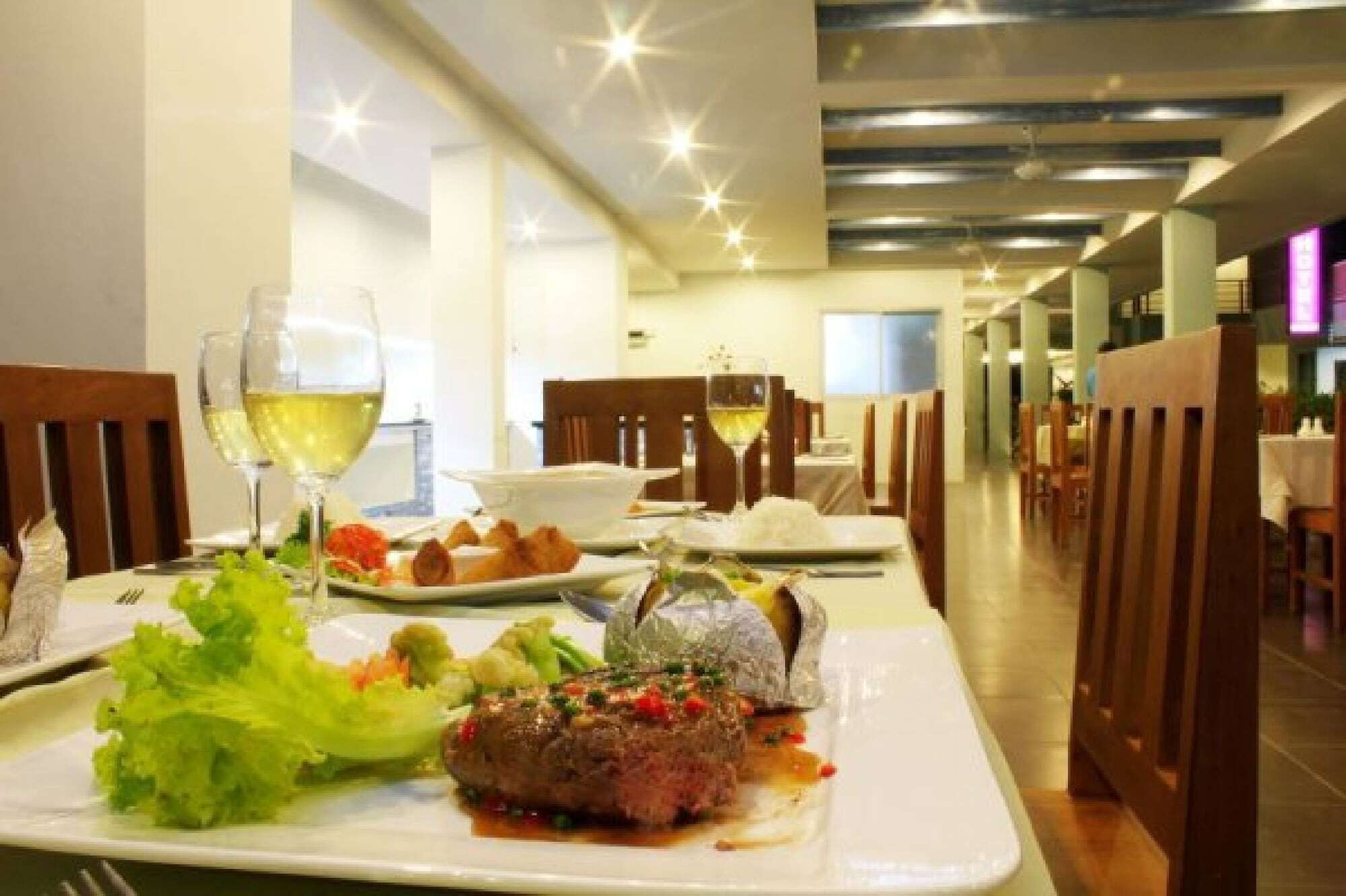 Puding Holiday World Kata Beach  Exterior photo