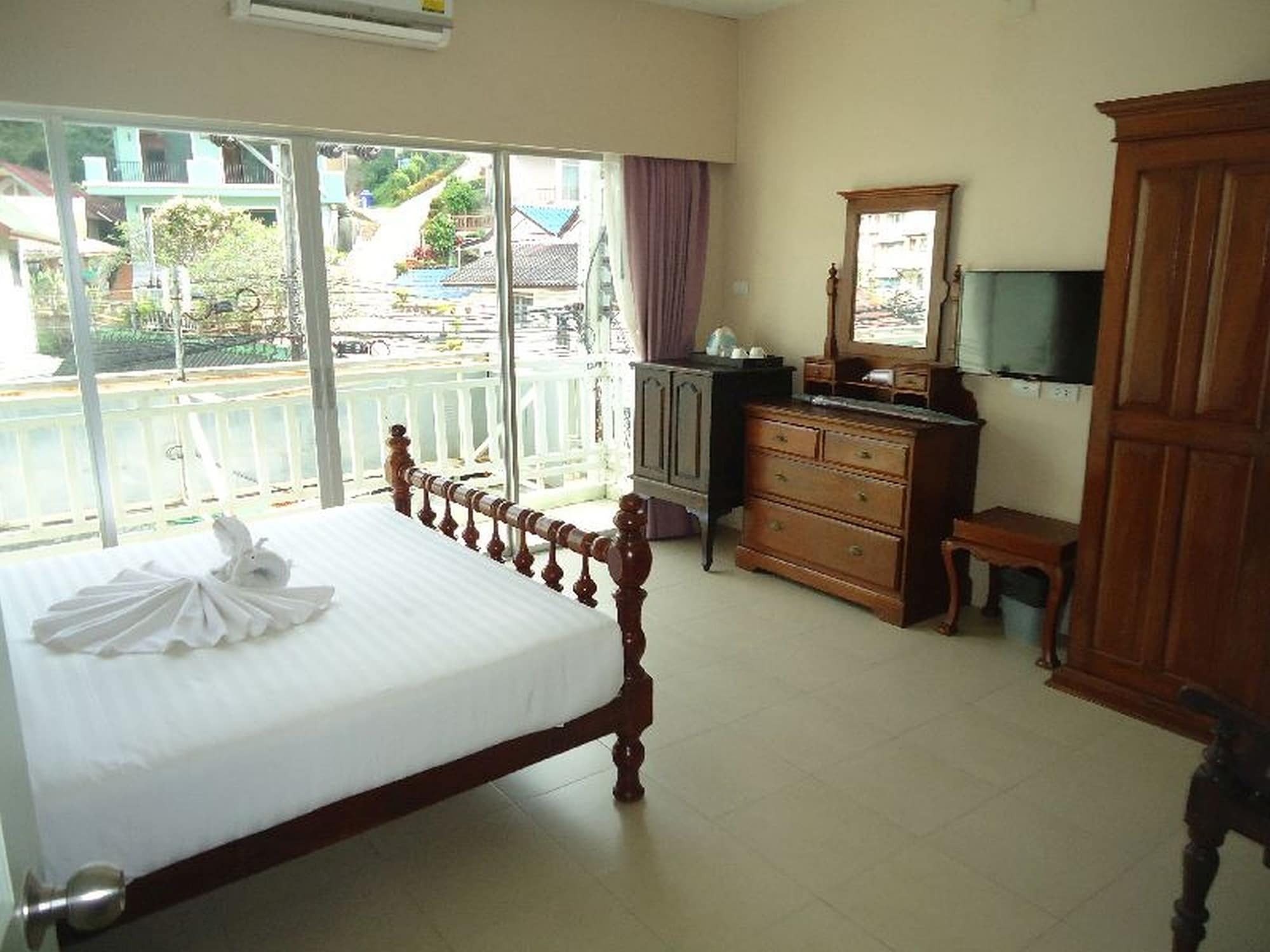 Puding Holiday World Kata Beach  Exterior photo