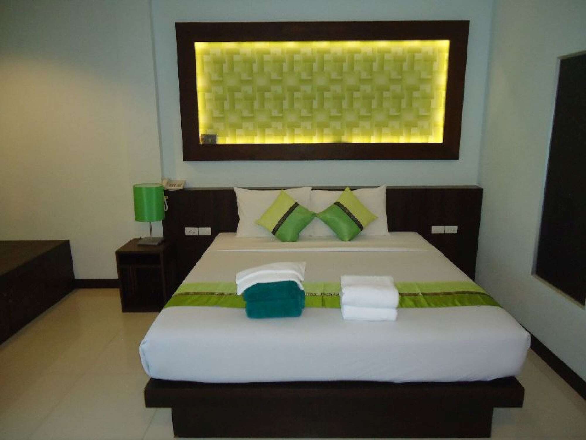 Puding Holiday World Kata Beach  Exterior photo