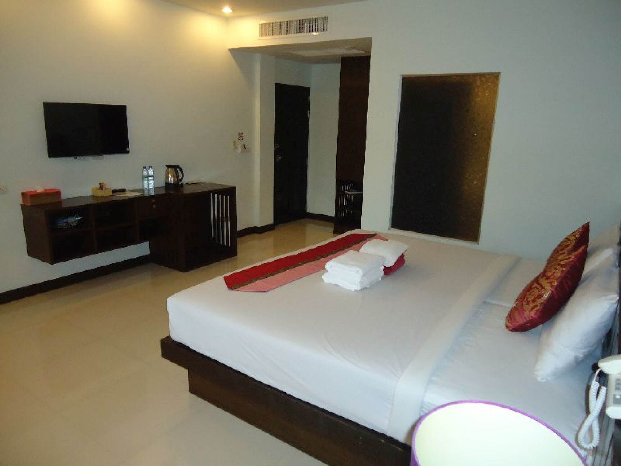 Puding Holiday World Kata Beach  Exterior photo