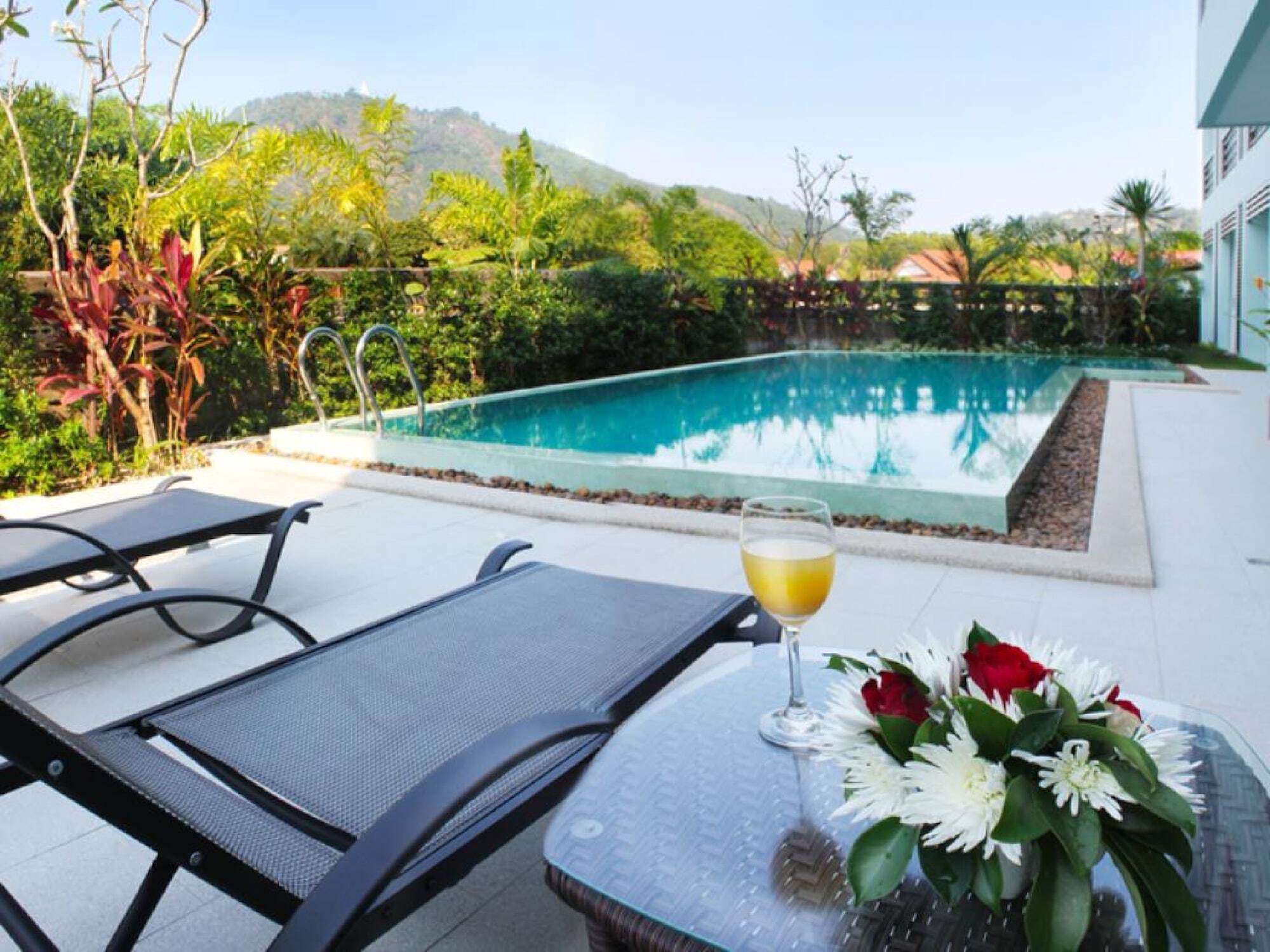 Puding Holiday World Kata Beach  Exterior photo